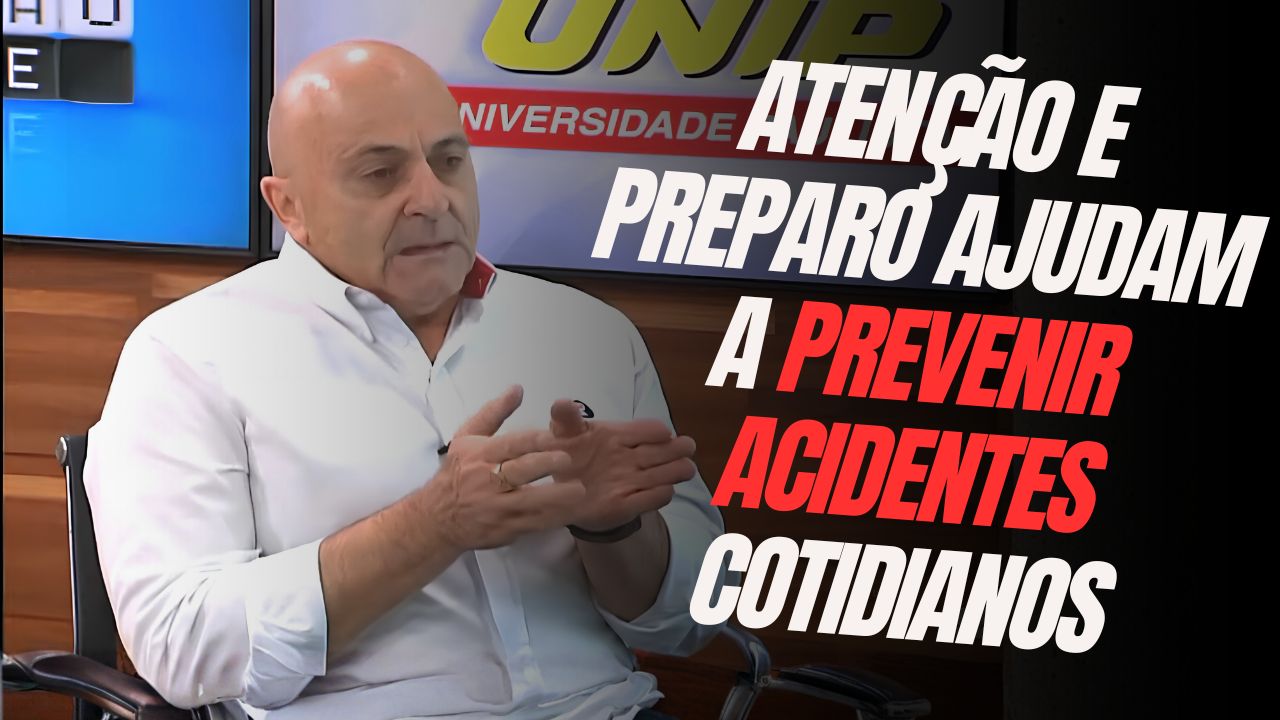 Manzini durante participação no canal universitário
